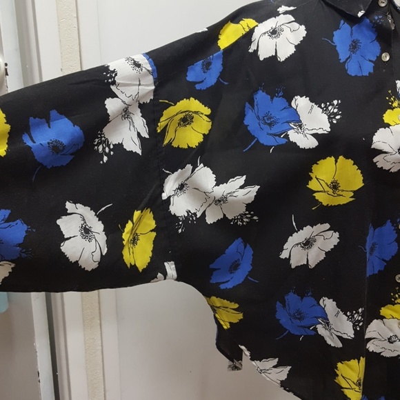 🆑️ vintage Floral button-up - Picture 2 of 4